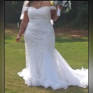 Elegant White Off-Shoulder Wedding Dress